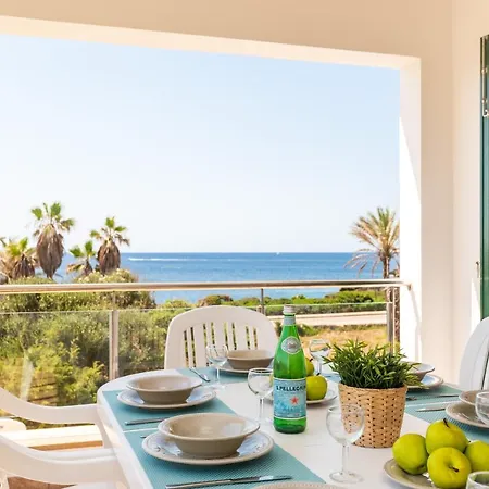 Juaneda فيلة ثيوداديلا